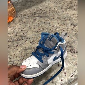 Multiple toddler shoes:sz8